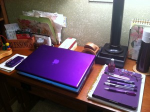 Purple-n-Pink's Desk